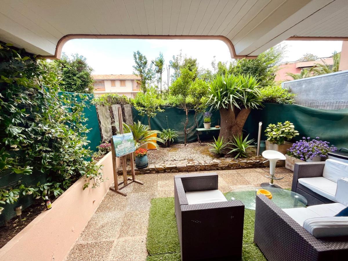 Private Garden In Center Of Saint Tropez Apartment Exterior photo